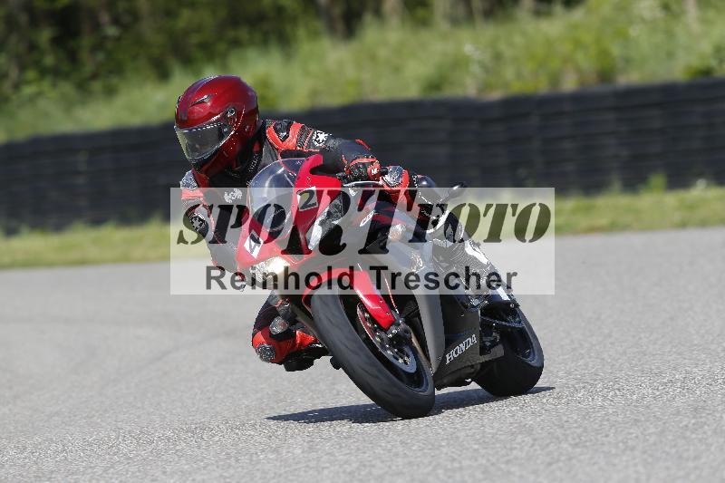 /Archiv-2025/09 22.04.2025 Cornu Master School ADR/rot-rouge/42